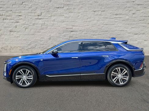Certified 2024 Cadillac Lyriq Luxury AWD/4WD image 2