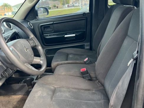 Used 2008 Mitsubishi Raider LS image 12