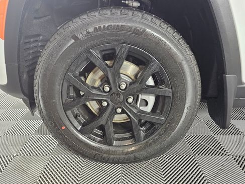 New 2026 Jeep Grand Cherokee Altitude image 10