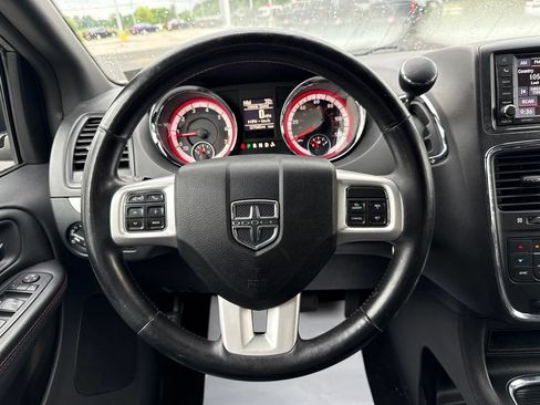 Used 2019 Dodge Grand Caravan GT FWD image 18