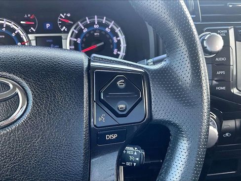 Used 2017 Toyota 4Runner TRD Off-Road AWD/4WD image 19