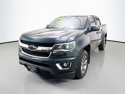 Used 2018 Chevrolet Colorado LT w/ LT Convenience Package image 3
