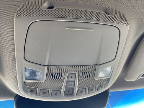 Used 2019 Lincoln Nautilus Select image 32