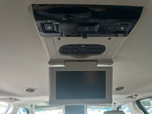 Used 2016 Chevrolet Suburban LTZ image 15