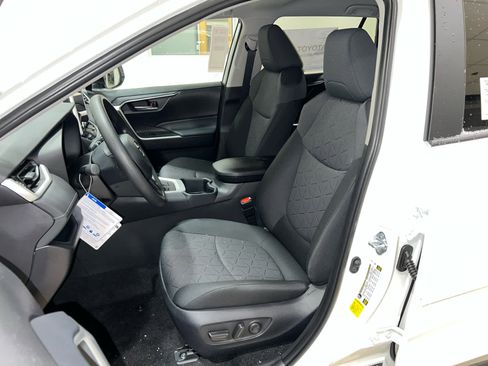New 2025 Toyota RAV4 XLE image 13