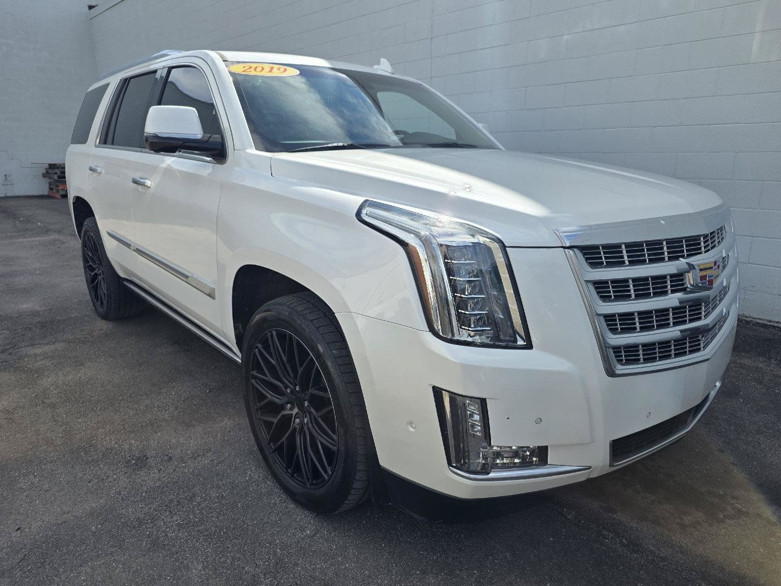 Used 2019 Cadillac Escalade Premium Luxury w/ LPO, Radiant Package AWD/4WD image 2