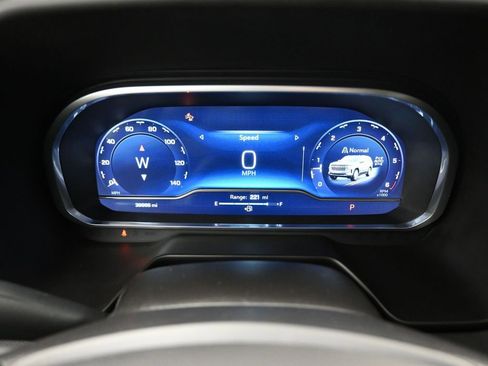 Used 2023 Chevrolet Tahoe High Country image 14