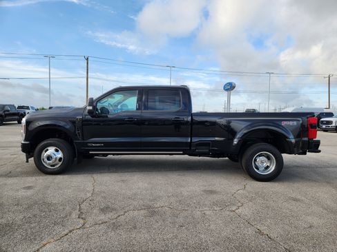 New 2026 Ford F350 Platinum w/ FX4 Off-Road Package AWD/4WD image 3