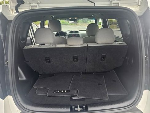 Used 2014 Kia Soul FWD image 12