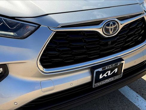 Used 2021 Toyota Highlander Limited image 33