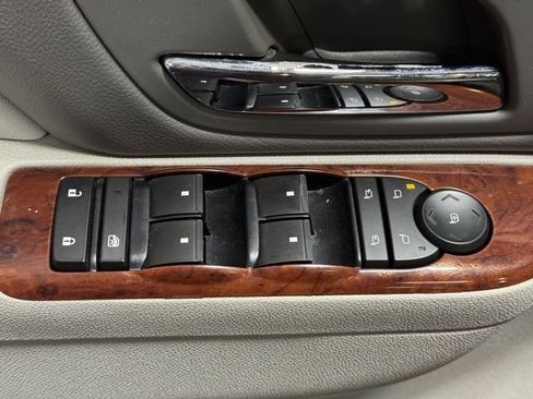 Used 2011 GMC Yukon SLT w/ SLT-2 Equipment Package image 16