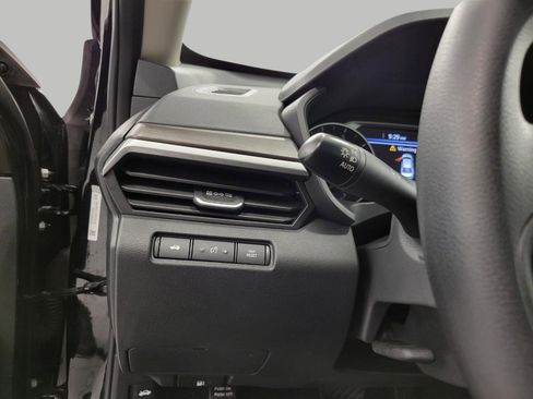 Used 2025 Nissan Altima 2.5 SV FWD image 9