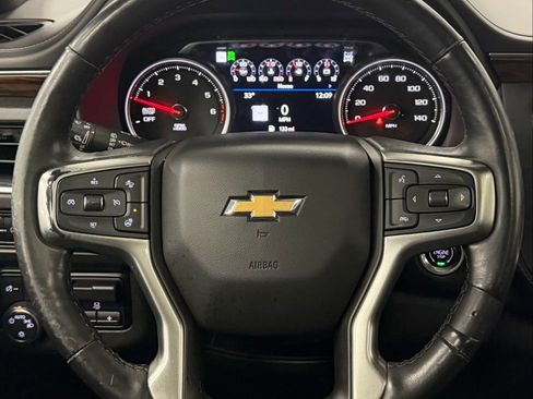 Used 2021 Chevrolet Suburban Premier w/ Premium Package image 17