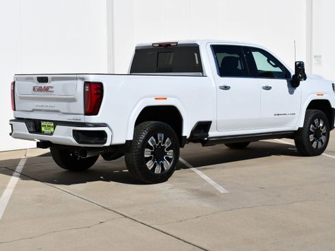 New 2026 GMC Sierra 2500 Denali w/ Denali Reserve Package image 6
