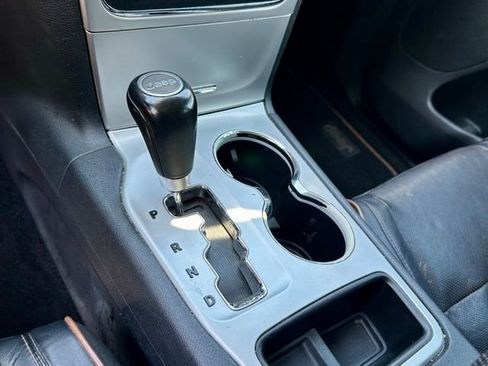 Used 2011 Jeep Grand Cherokee 70th Anniversary AWD/4WD image 28