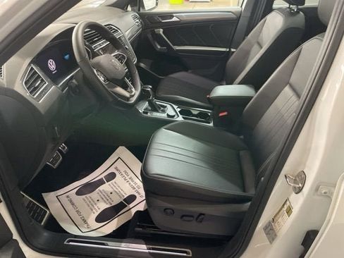 Used 2022 Volkswagen Tiguan SE R-Line image 14
