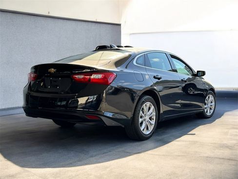 Used 2023 Chevrolet Malibu LT image 3