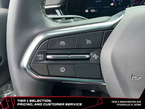 Used 2025 Chevrolet Suburban Premier RWD image 34