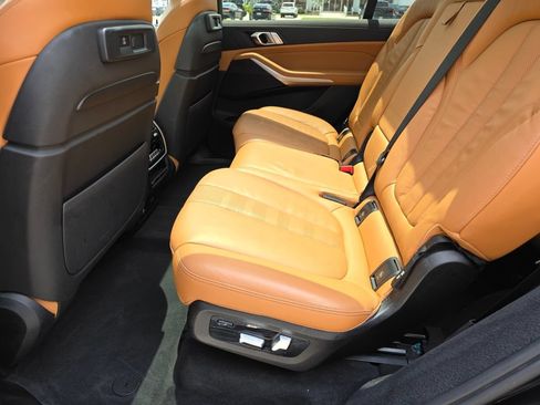 Used 2022 BMW X7 xDrive40i AWD/4WD image 25