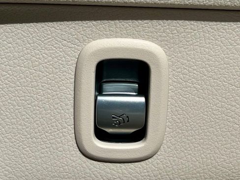 Certified 2024 Mercedes-Benz C 300 4MATIC Sedan image 33