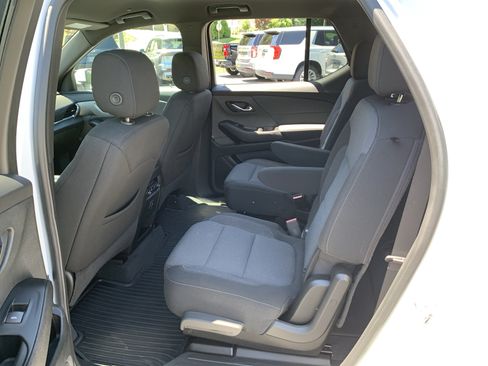 Used 2022 Chevrolet Traverse LT FWD image 35