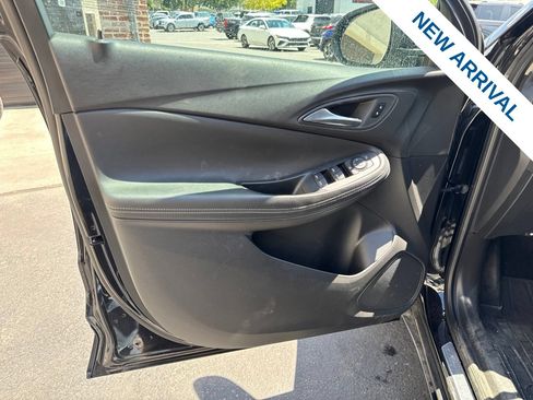 Used 2022 Buick Encore GX Preferred w/ Cold Weather Comfort Package AWD/4WD image 17