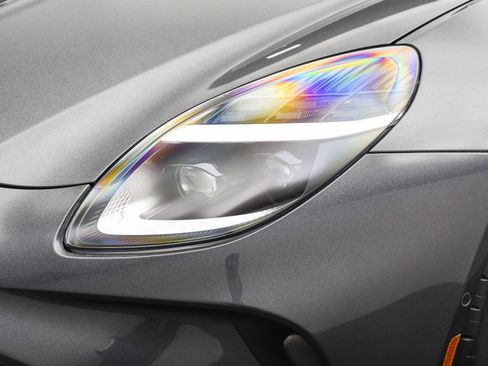 Used 2025 Aston Martin V8 Vantage Coupe image 27