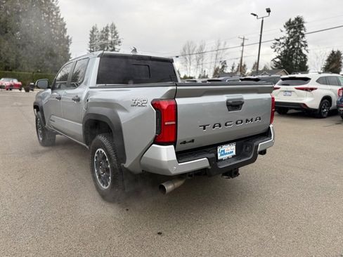 Used 2024 Toyota Tacoma TRD Off-Road w/ TRD Off Road Premium Package image 7