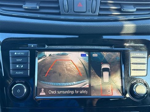 Used 2019 Nissan Rogue SL w/ Premium Package image 27