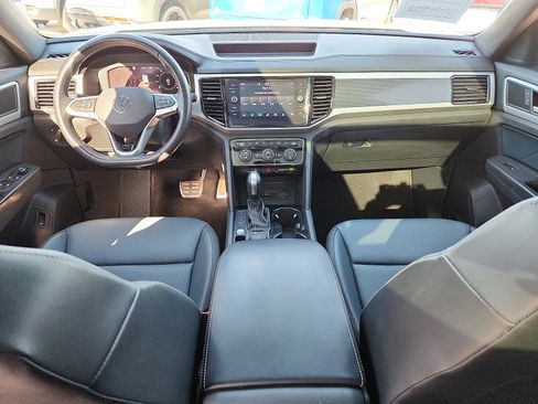 Used 2022 Volkswagen Atlas Cross Sport SEL R-Line image 11