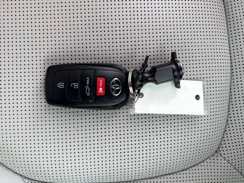 Used 2024 Toyota Grand Highlander AWD image 33
