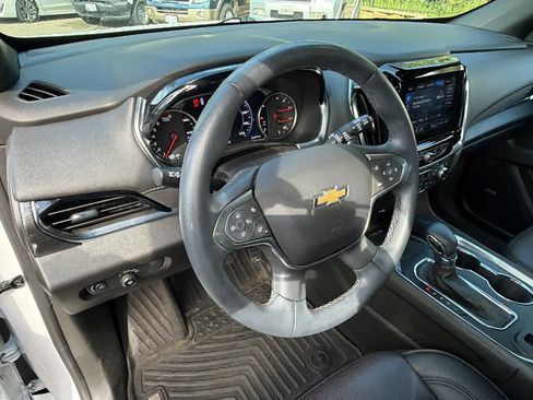 Used 2023 Chevrolet Traverse High Country FWD image 10