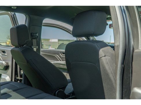 Used 2023 Chevrolet Colorado W/T RWD image 31