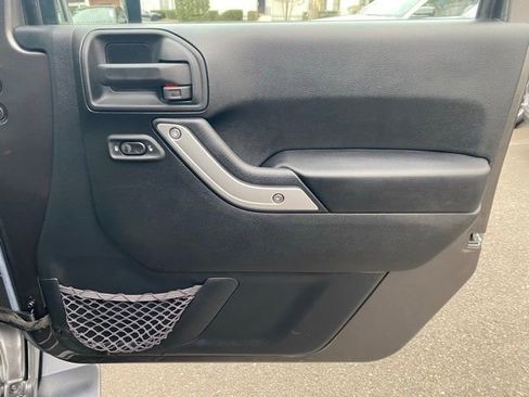 Used 2017 Jeep Wrangler Unlimited Rubicon image 29