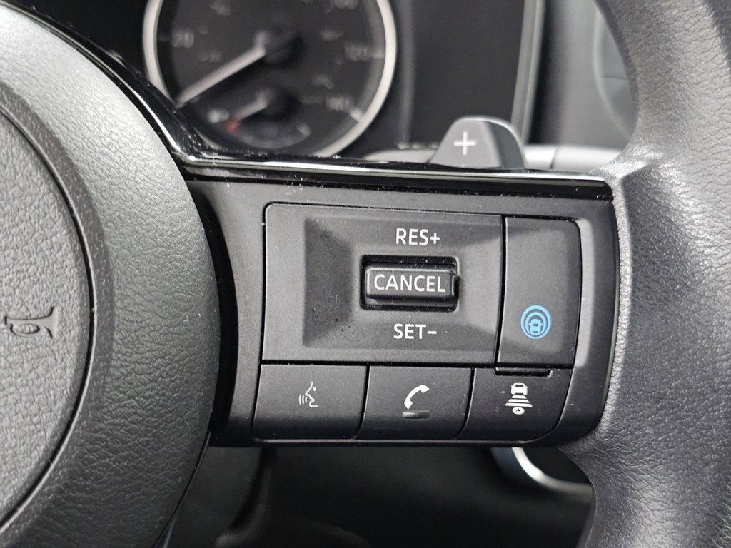 Used 2023 Nissan Rogue SV AWD/4WD image 34
