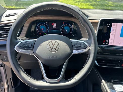 Used 2024 Volkswagen Atlas SE AWD/4WD image 42