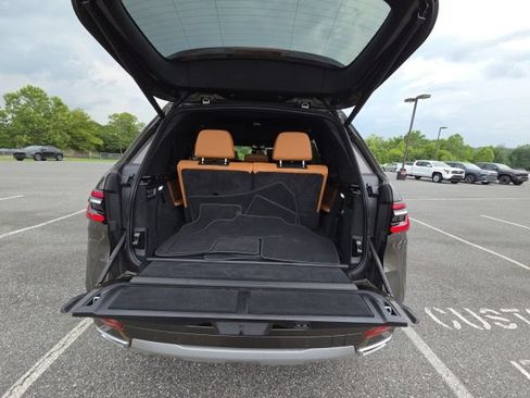 Used 2023 BMW X7 xDrive40i AWD/4WD image 11