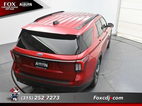 Used 2025 Ford Explorer ST-Line w/ ST-Line Street Pack AWD/4WD image 32