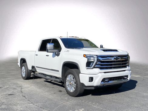 Used 2024 Chevrolet Silverado 2500 High Country w/ High Country Premium Package image 2