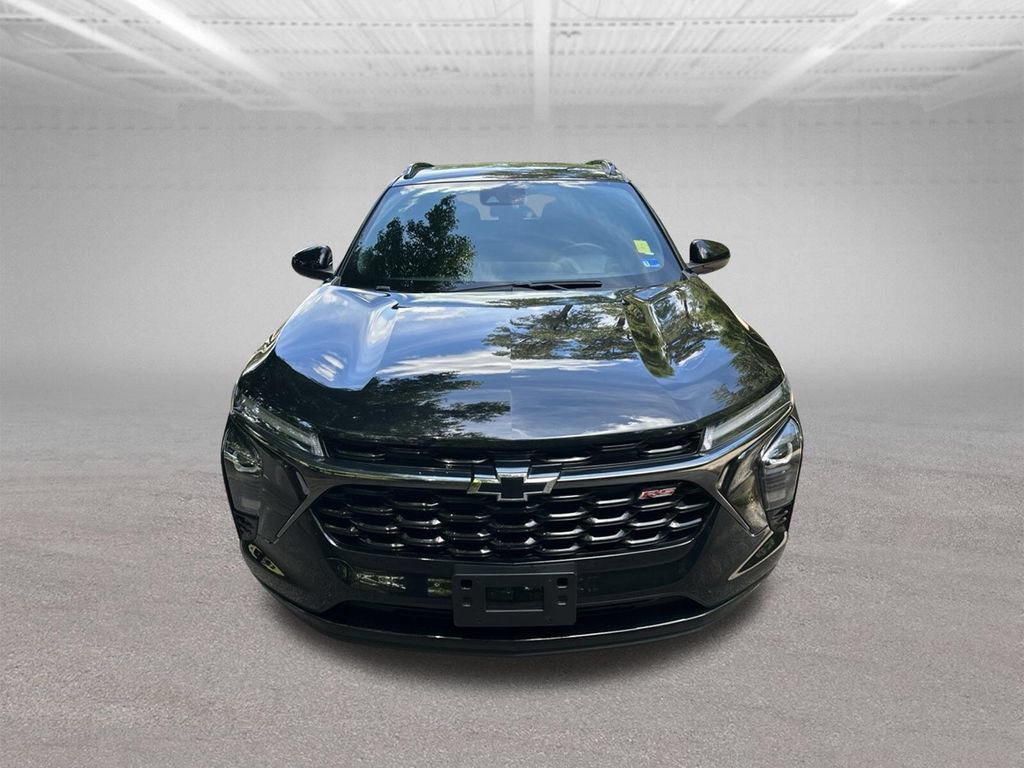 Used 2024 Chevrolet Trax RS w/ Sunroof Package FWD image 9