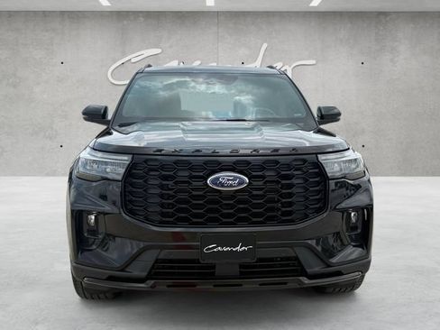 Used 2025 Ford Explorer ST-Line w/ ST-Line Street Pack AWD/4WD image 19