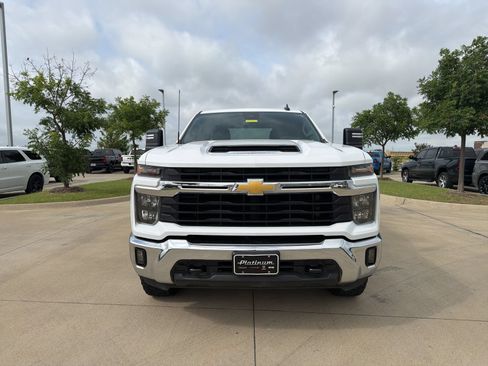 Used 2024 Chevrolet Silverado 2500 LT w/ Convenience Package AWD/4WD image 9