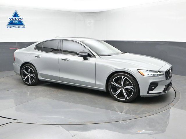Used 2025 Volvo S60 B5 Plus FWD image 1