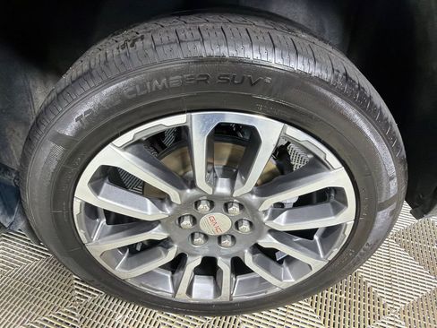 Used 2021 GMC Acadia Denali w/ Denali Technology Package image 22