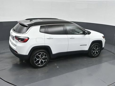 Used 2025 Jeep Compass Limited AWD/4WD image 38