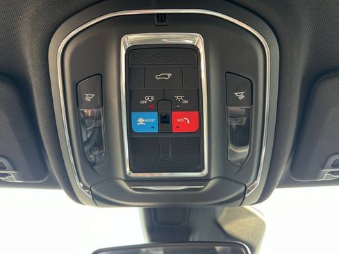 Used 2024 Jeep Grand Cherokee Altitude AWD/4WD image 33