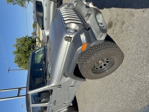 Used 2018 Jeep Wrangler Unlimited Sport S image 2