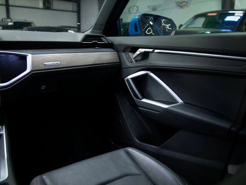 Used 2020 Audi Q3 2.0T Premium Plus w/ Premium Plus Package image 38