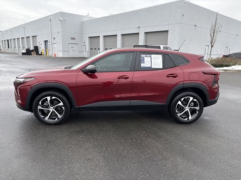 Used 2024 Chevrolet Trax RS w/ Sunroof Package image 6