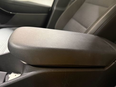 Certified 2025 Chevrolet Trax LT w/ LT Convenience Package FWD image 36